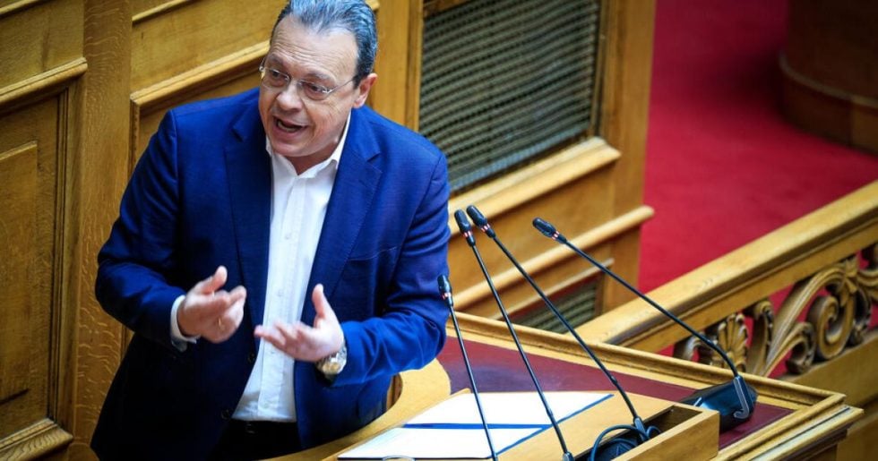 «Ο Μητσοτάκης ιθύνων νους των σκανδάλων...»